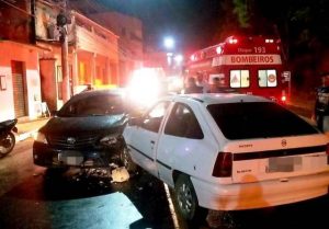 Motorista sem CNH e com sinais de embriagues, causa acidente em Colatina - Colatina em Ação