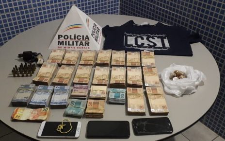 Polícia apreendeu R$ 97,406 que foram roubados dos Correios — Foto: Polícia Militar/ Divulgação