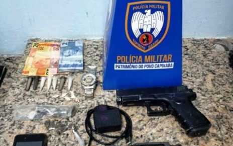 Arma, munição e celular apreendidos pela PM em Pinheiros-ES - Foto: PM/ES