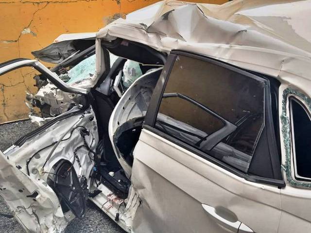 Colisão entre Caminhão e carro deixa homem gravemente ferido na BR-262 - Foto Reprodução