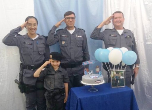 Criança de Itaguaçu-ES escolhe a Polícia Militar como tema de aniversário - Foto Reprodução