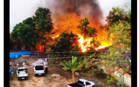 Incêndio em empresa de material de construção em Marilândia - Foto: Rede Social