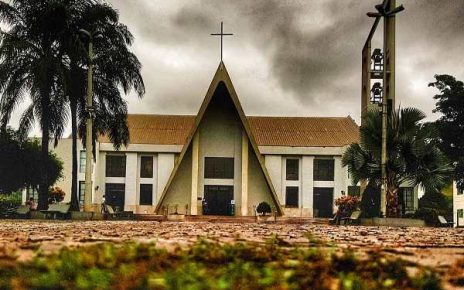 Igreja católica de Vila Lenira - Foto: Jorge Conopca