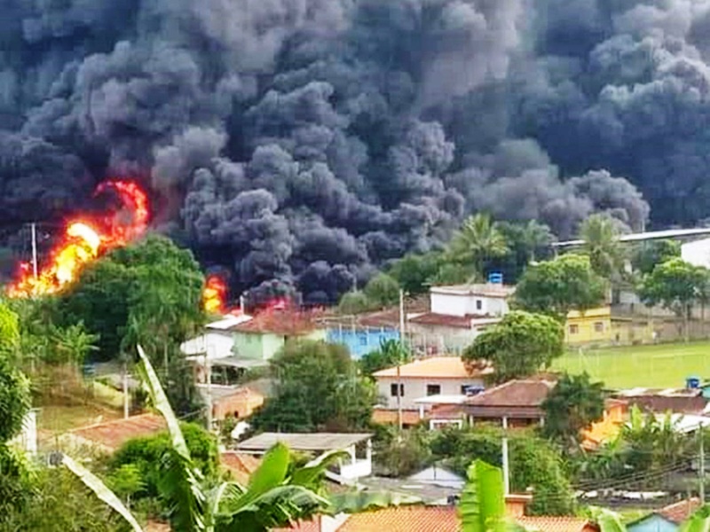Motorista morre após caminhão de combustível pegar fogo em Afonso Cláudio - Foto: Reprodução