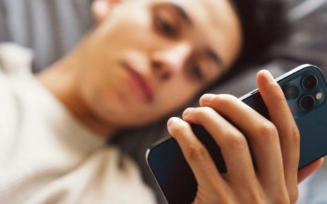 Nomofobia: Você tem medo de ficar longe do celular? - Foto: Reprodução