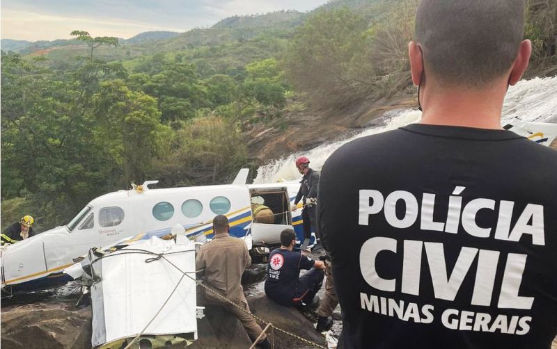 Corpos de tripulantes de avião são sepultados em Brasília - Foto: PCMG/Divulgação