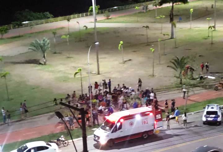 ovem é atingido por arma de fogo na Avenida Beira Rio em Colatina - Foto: Reprodução rede social