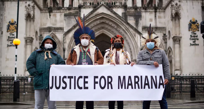 Representantes da comunidade indígena Krenak, atingidos pela tragédia da Samarco em Mariana, estão em Londres acompanhando o processo. Foto: Matthew Pover / Divulgação