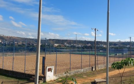 Shopping só poderá ser construído depois que realocar as quadras esportivas  - Foto: Augusto Zulske
