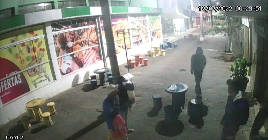 Ladrões fazem arrastão em lojas no centro de São Gabriel da Palha - Foto: Reprodução