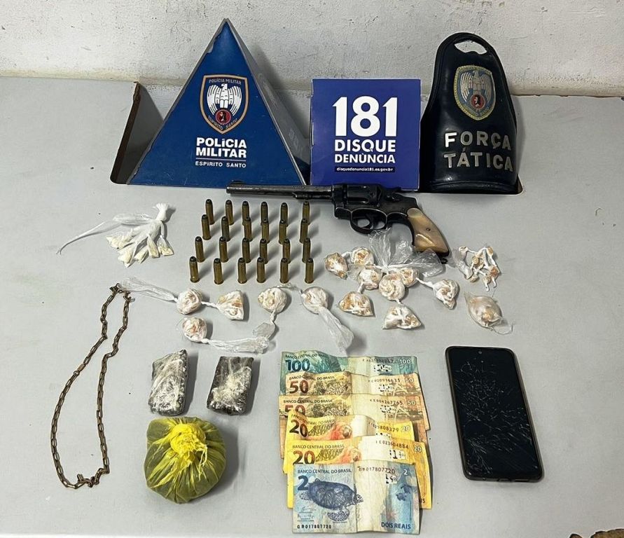 PM prende suspeito e faz apreensão de armas e drogas em Colatina - Foto: PMES/Divulgação