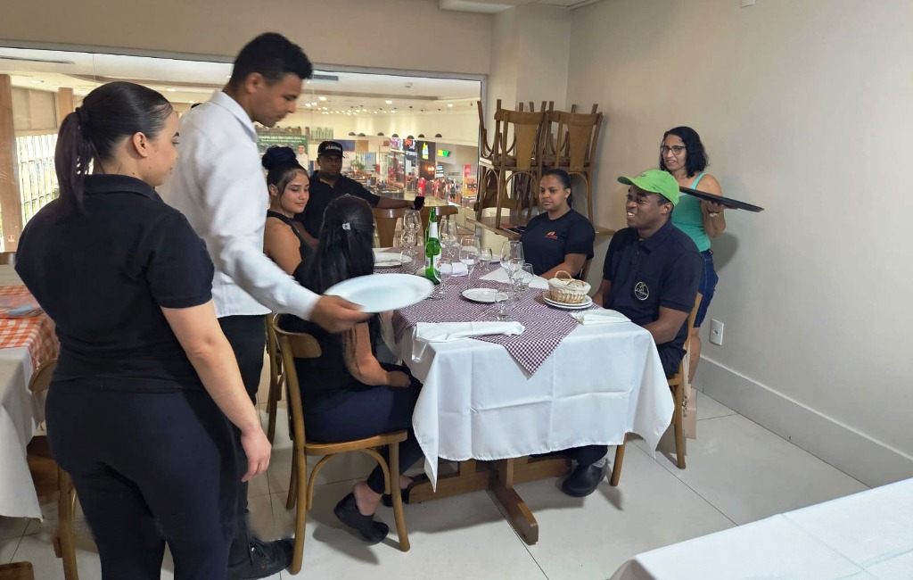 Senac-ES e Parceiros formam turma garçons e garçonetes em Aracruz - Foto: Reprodução