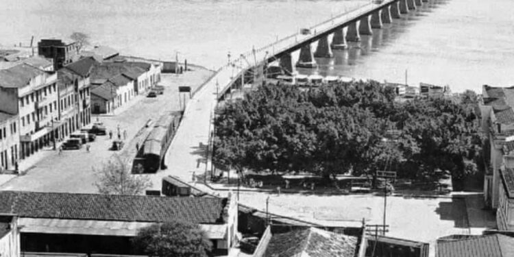 Centro de Colatina na década de 1940. Dona Collatina estaria na altura dos seus 76 anos. Foto: Arquivo PMC.