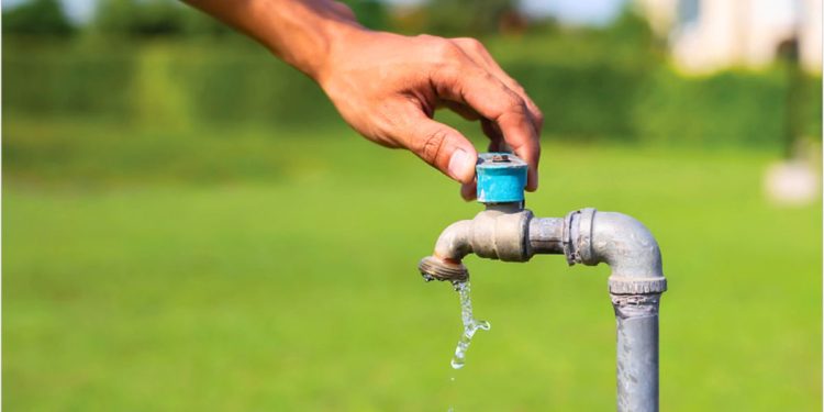 Manutenção emergencial na rede de esgoto deixa bairros sem água em Colatina - Foto: Reprodução