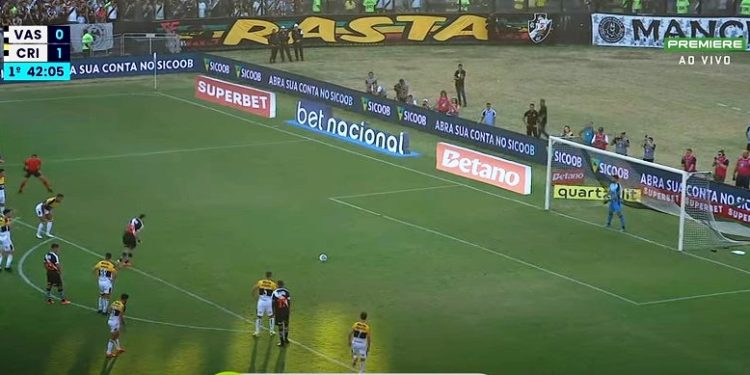 Goleiro colatinense brilha em partida do Criciúma contra o Vasco - Foto: Reproduão
