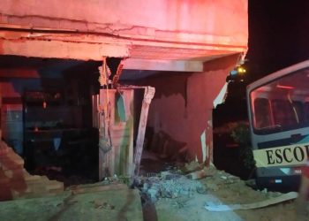 Ônibus desgovernado causa estragos em São Mateus, no Norte do Espírito Santo - Foto: Reprodução