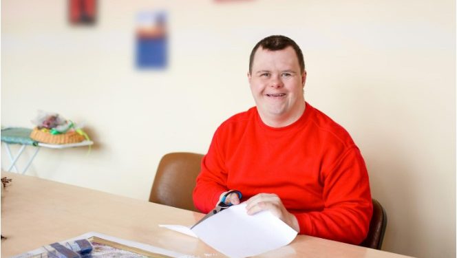 Como se constrói a independência para uma pessoa com Síndrome de Down? - Foto: Freepik