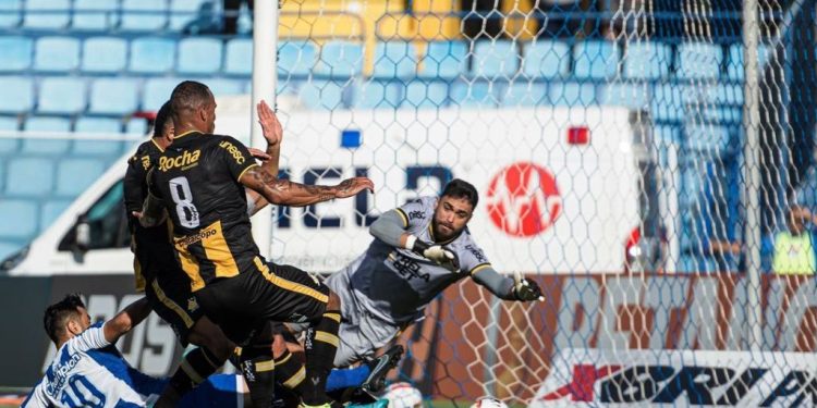 Gustavo: o guardião de Colatina nas redes do Criciúma - Foto: Rede Social