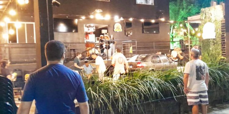 Motorista embriagado invade bar em Colatina, deixando várias pessoas feridas - Foto: Rede Social