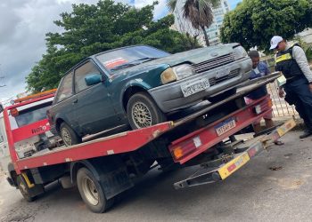 Veículos abandonados são removidos das ruas de Colatina - Foto: Comunicação PMC