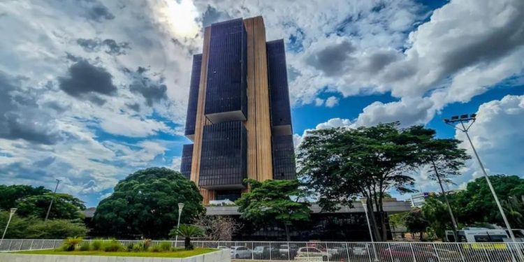 Brasileiros ainda não sacaram R$ 7,79 bi de valores a receber - Foto: Agência brasil