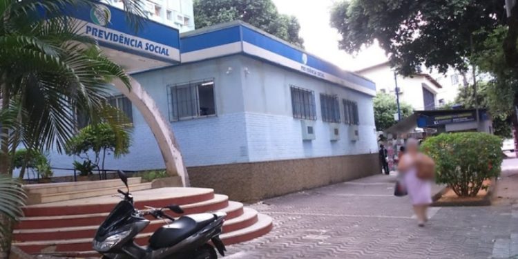 Beneficiários do INSS começam a receber o 13º a partir de quarta-feira - Foto: Reprodução