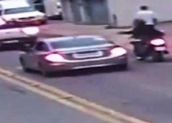 Santa Teresa: dupla de moto mata jovem dentro de carro em movimento - Foto: Reprodução