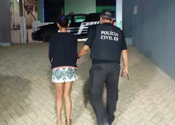 Mulher suspeita de tentativa de homicídio contra idoso é detida em Vila Valério - Foto: PCES/Divulgação
