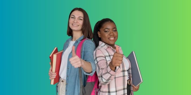 Inscrições abertas para 1.000 bolsas de graduação do Nossa Bolsa 2024/02 - Foto: Reprodução