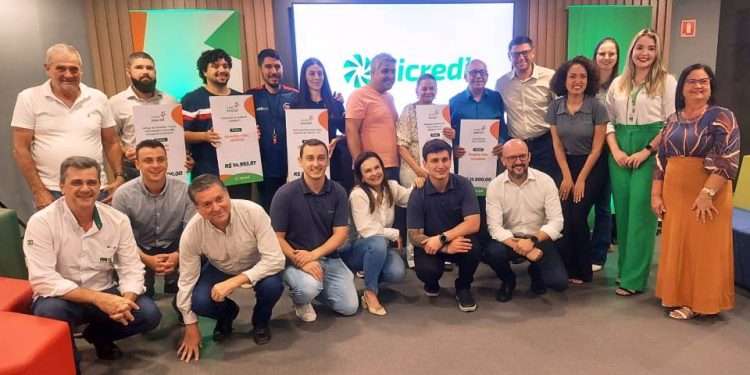 Entidades de Colatina contempladas com valores do Fundo Social - Sicred - Foto> Augusto Zulkse