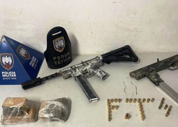 Operação policial em Colatina: 10 detidos e armas pesadas apreendidas em combate ao tráfico de drogas - Foto: PCES/Divulgação