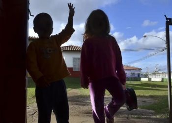 Conselheira tutelar combate violência infantil com arte e celebra 10 anos da Lei da Palmada - Foto: Marcello Casal Júnior - Agência Brasil