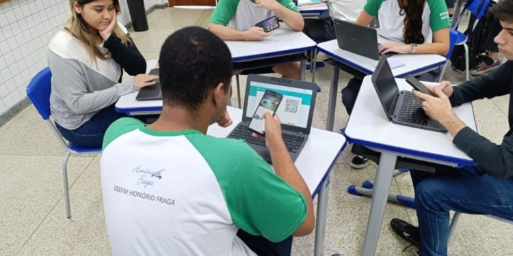 Escola de Colatina discute ética no uso da inteligência artificial na educação - Foto: Sedu