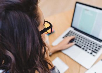 Ufes oferta 1.370 vagas para graduação e especialização na modalidade a distância - Foto: Freepik