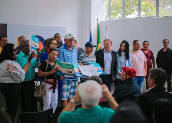 Prefeitura de Colatina entrega escrituras para mais de 8 bairros - Foto: PMC