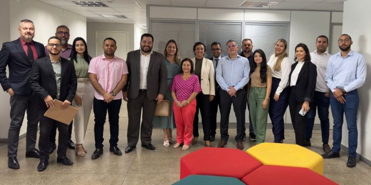 Diretora da ABA, Érica Neves, em visita a advocacia de Baixo Guandu - Foto: Reprodução