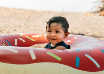 Viagem com crianças e adolescentes: saiba quando a autorização é necessária - Foto: Reprodução