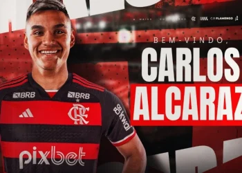 Carlos Alcaraz é o novo reforço do Flamengo Divulgação / Flamengo