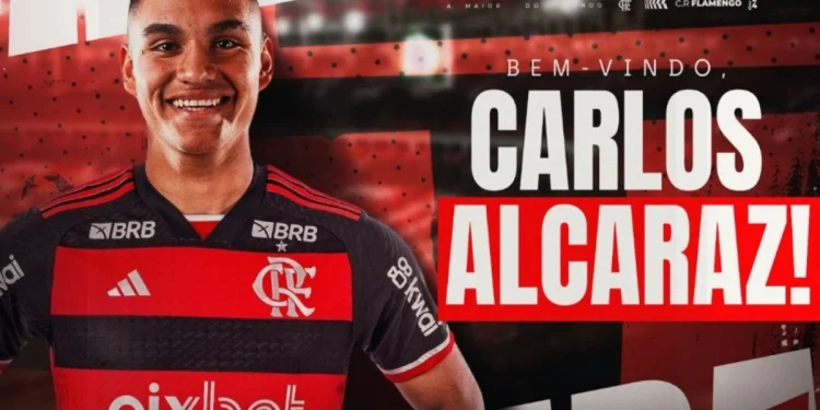 Carlos Alcaraz é o novo reforço do Flamengo Divulgação / Flamengo