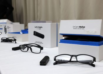 Governo do ES distribui óculos inteligentes para inclusão de alunos com deficiência visual - Foto: Secom/ES