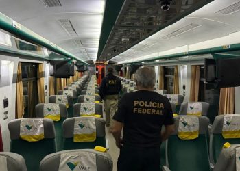 Polícia Federal e PRF realizam operação em trem de passageiros em Baixo Guandu - Foto: PF e PRF