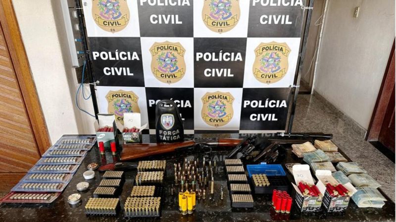 Operação policial em Vila Pavão resulta na prisão de suspeito e apreensão de armas e munições - Foto: PCES/Divulgação