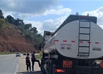 Colatina: fiscalização flagra transporte de alimentos, bebidas e outras mercadorias sem documentos fiscais - Foto: Sefaz