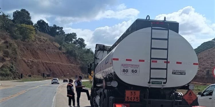 Colatina: fiscalização flagra transporte de alimentos, bebidas e outras mercadorias sem documentos fiscais - Foto: Sefaz