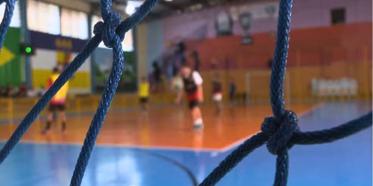 Manifestação de repúdio a ato racista em competição escolar de Colatina - Foto: Reprodução