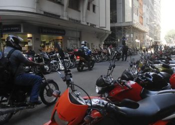 Motociclistas sem habilitação: um problema que cresce em todas as regiões - Foto: Tânea Rego/Agência Brasil