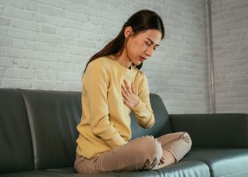 Queimação e refluxo? Veja quais são os sintomas e como tratar - Foto: Reprodução