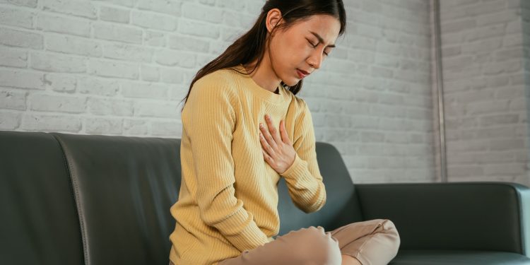 Queimação e refluxo? Veja quais são os sintomas e como tratar - Foto: Reprodução