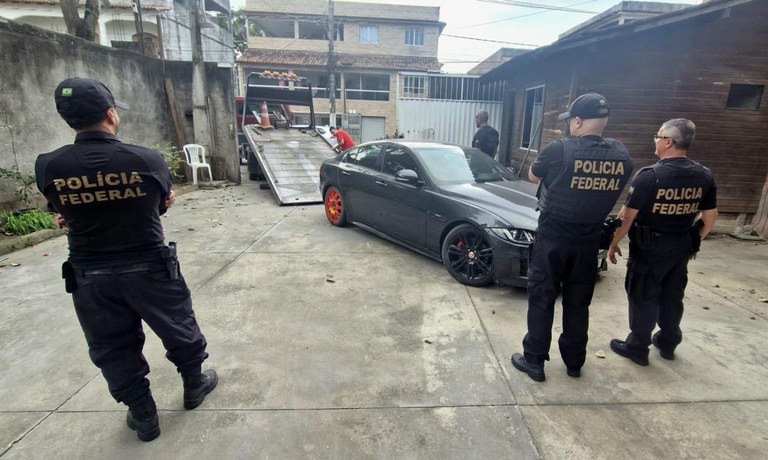 R$ 5 milhões apreendidos em operação contra contrabando de cigarros no ES - Foto: PF/Divulgação