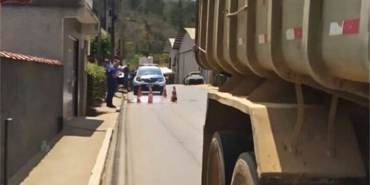 Idosa morre em acidente envolvendo caminhão e bicicleta em São Roque do Canaã - Foto: Rede Social